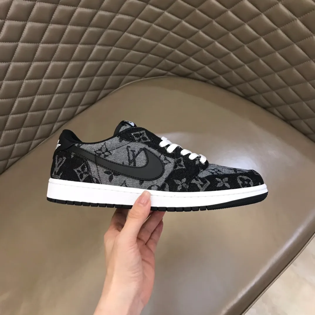 Men's shoes 💰p440 "*OUIS *UITTO* Nike" new original drawer box, co-branded low-top casual sneakers, this sneaker is completely made of denim canvas splicing leather, decorated with Louis Vuitton's iconic monogram and Damierl pattern with natural cowhide piping. The upper of this shoe combines LV’s most classic Monogram and Damier elements, giving it a sense of luxury and recognition! Size: 38-45